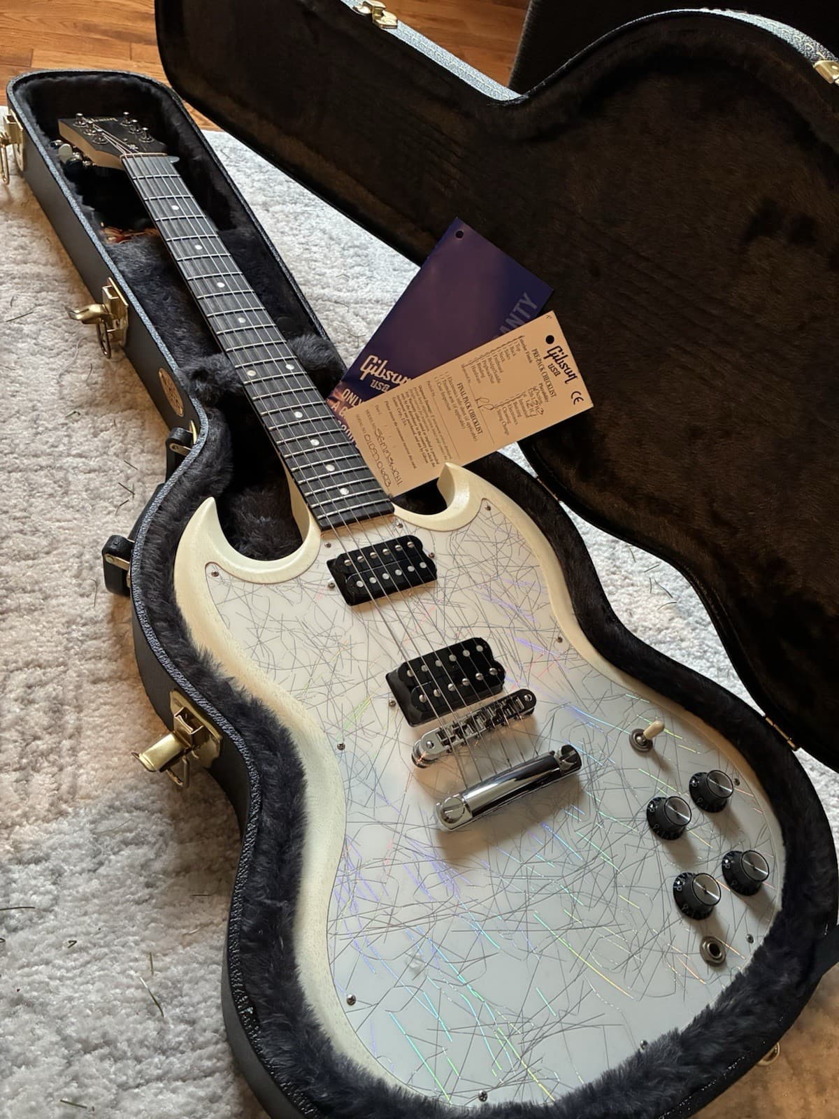 Gibson Guitar of The Week #17 SG Special 2007 - Satin Classic White W/ Case