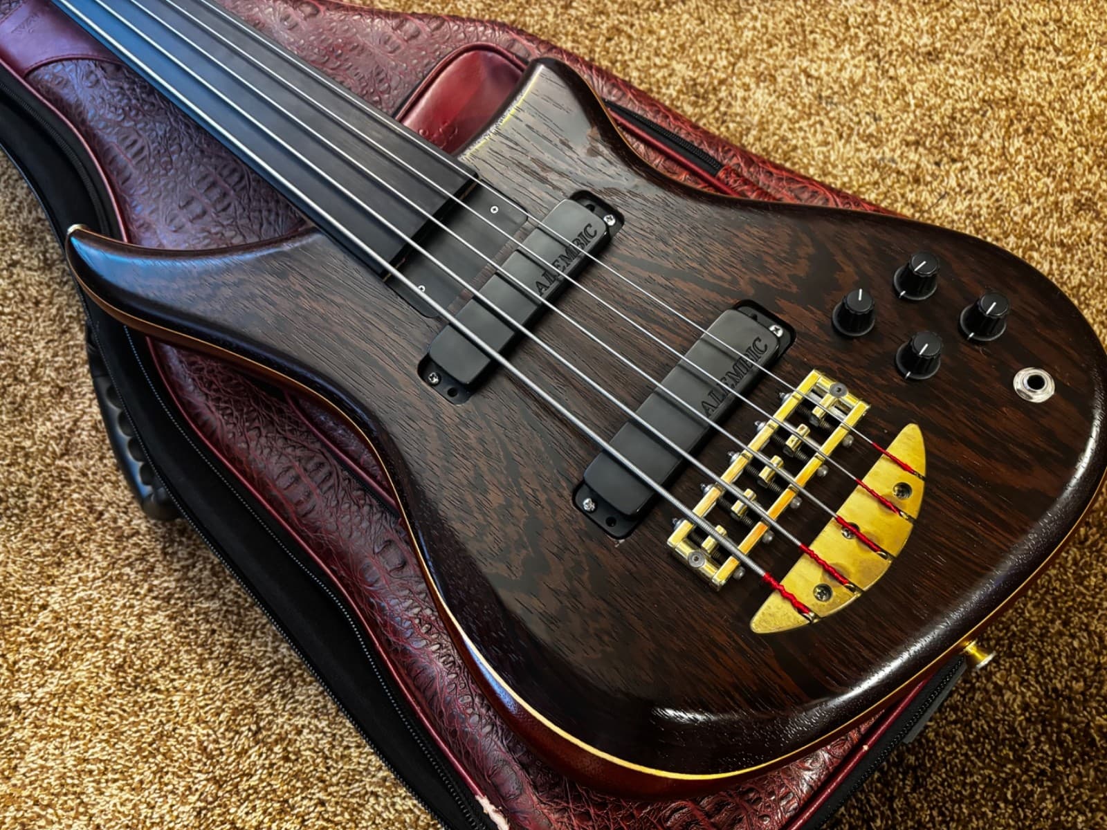 Alembic Epic 5 string fretless bass guitar 1995 w TI flat wounds