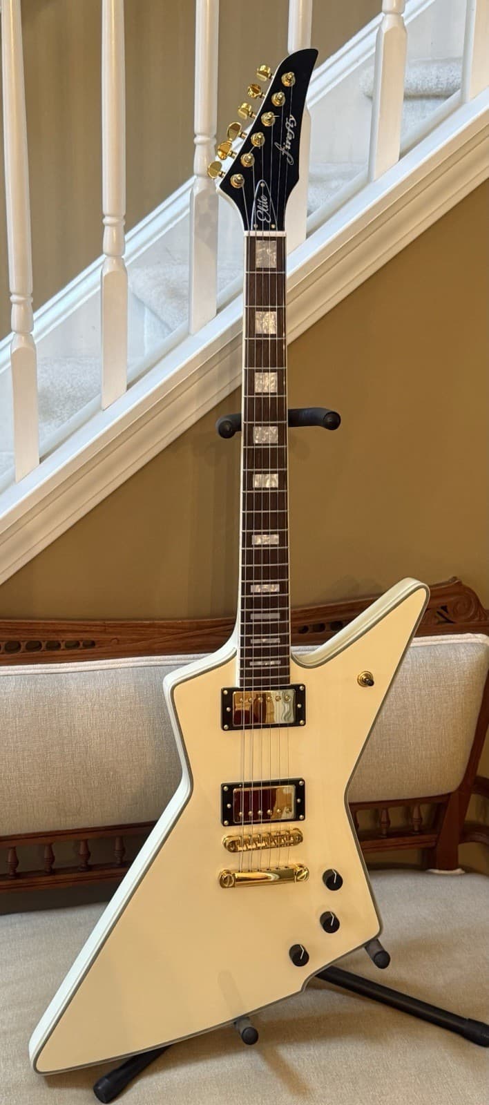 Firefly FFLX Elite Explorer Guitar - Mint