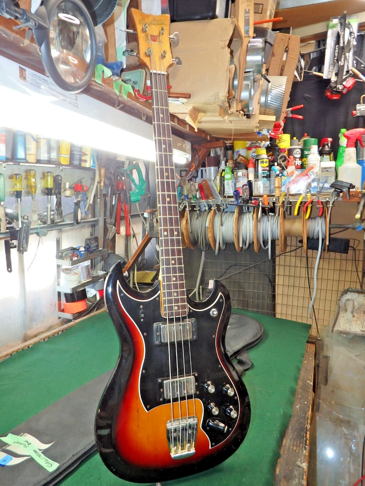 1960's Vintage Hagstrom bass guitar 2 Humbuckers Solid Body Sweeden Made