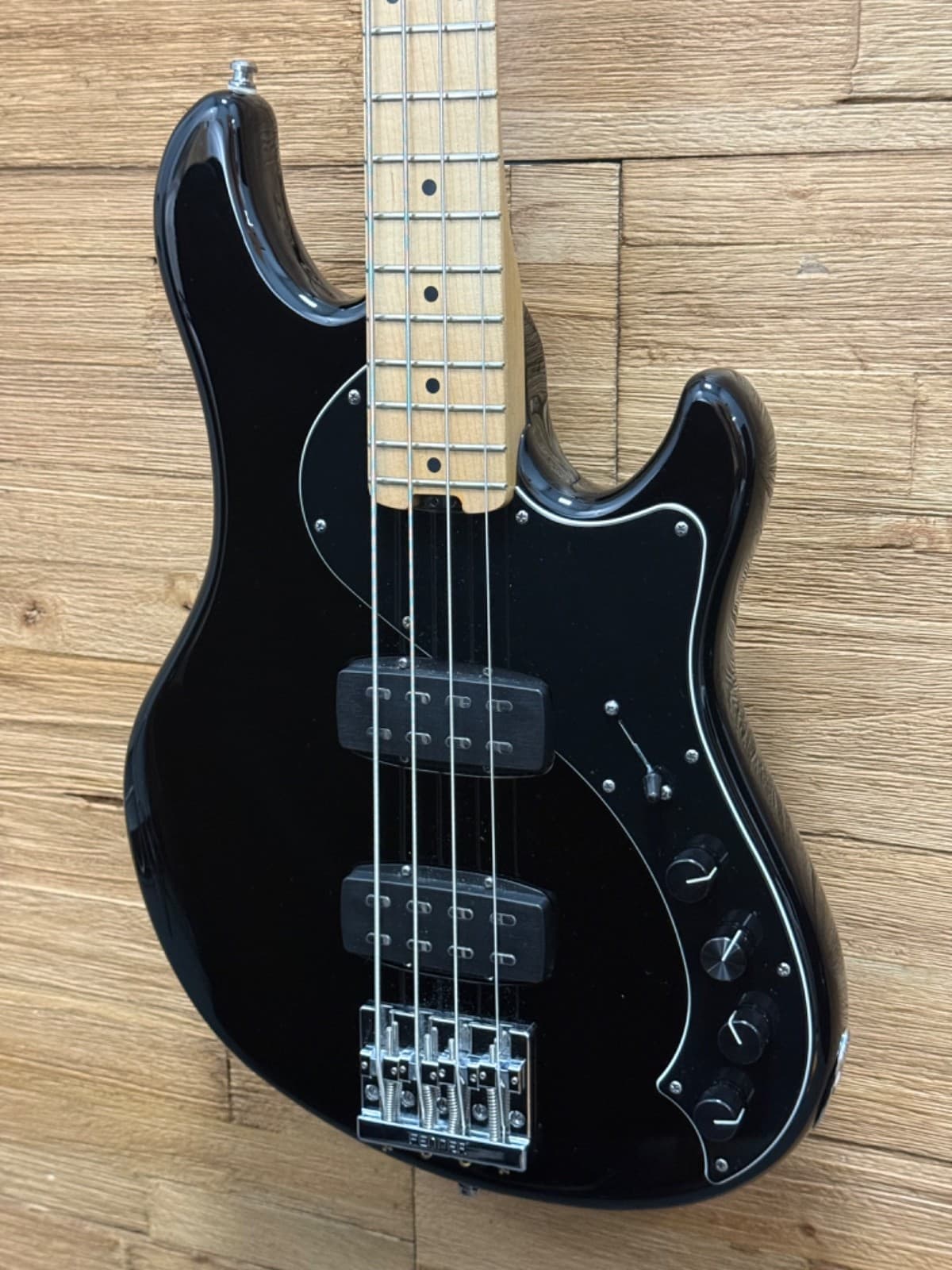 Fender American Deluxe Dimension IV HH Active Bass- Black -2014 -8lbs 8oz w/OHSC