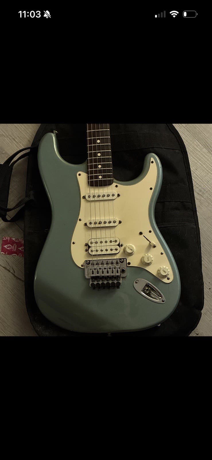 Fender Stratocaster Blue Solid Body with vox pathfinder amp