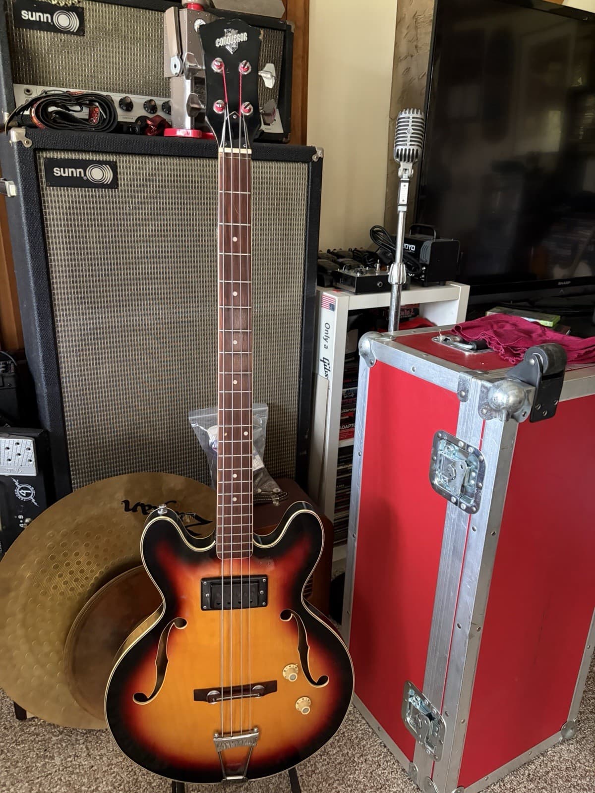 1960s Bruno Conqueror Hollow Body Bass