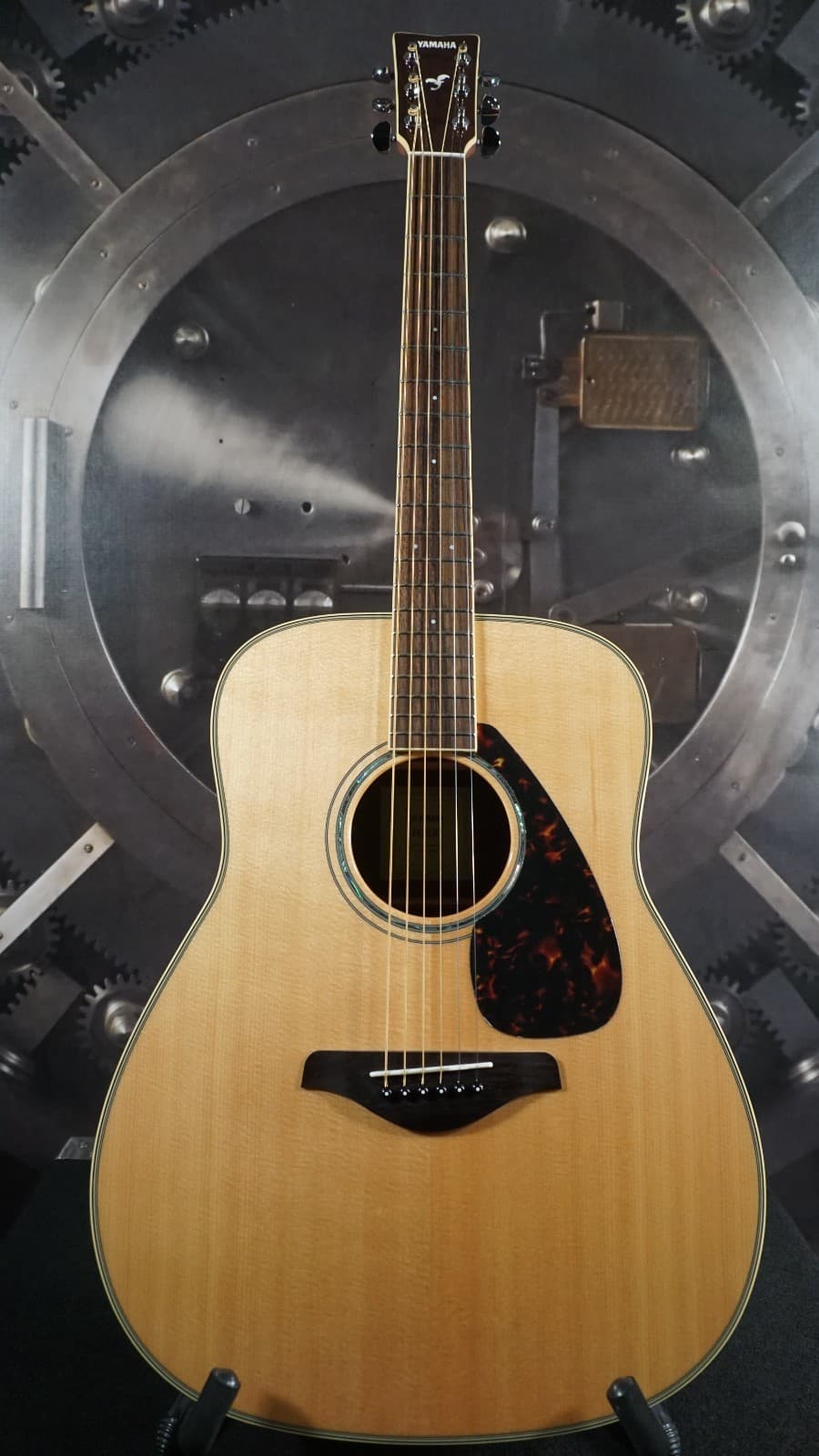 Yamaha FG830 Solid Top Dreadnought Acoustic Guitar Natural w/ Fender Padded Gig