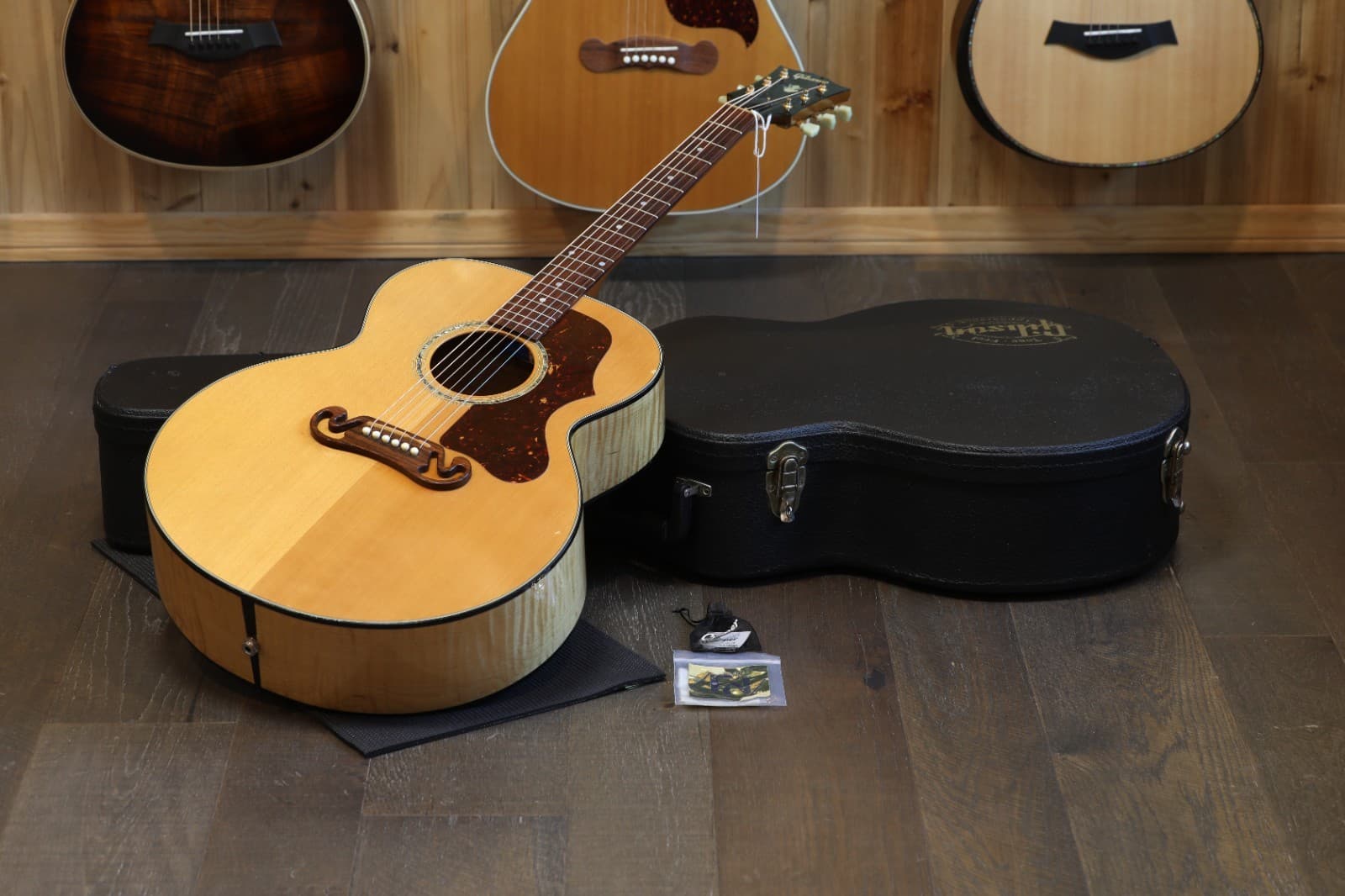 2002 Gibson J-100 Xtra Jumbo Maple Spruce Acoustic Guitar Antique Natural + OHSC