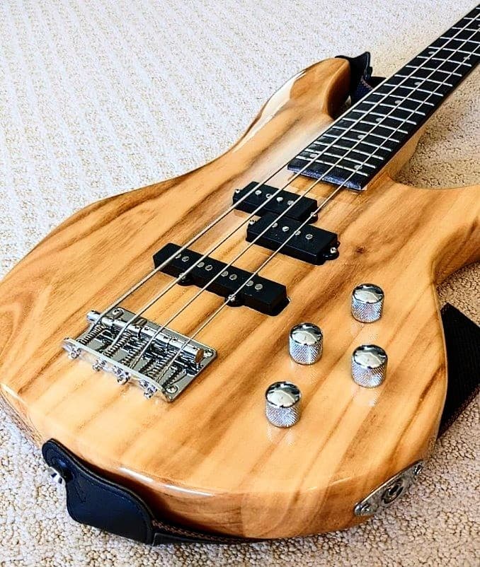 🎸ALL GUITARS ON SALE!🎸 I Style Electric Bass Guitar +P & Jazz Style Pups!