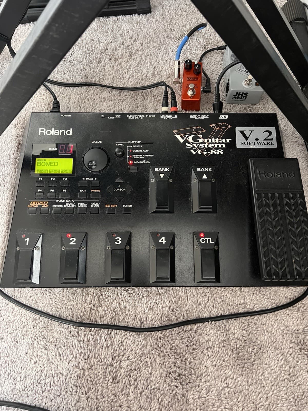 Roland VG-88 V-Guitar System Digital Modeling Multi-Effects Processor V.2