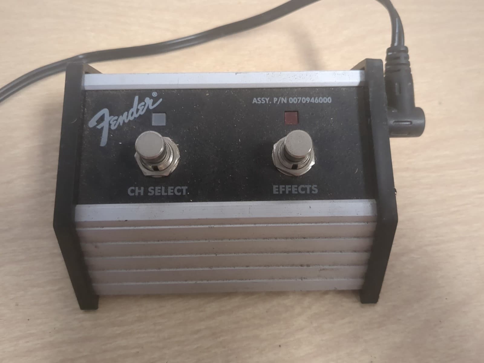 Fender Guitar Amplifier 2-Button Foot Switch _ Channel Select • Drive/More Drive