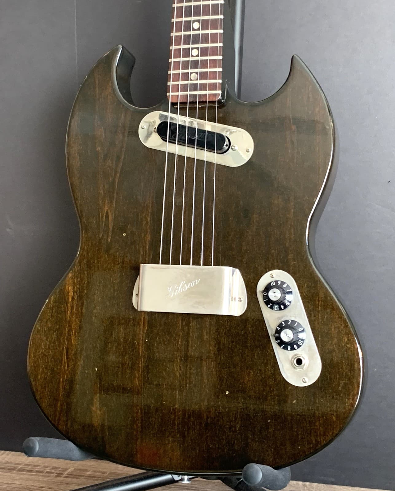 Vintage Gibson SG-100 Guitar 1971 - 1972 - Walnut