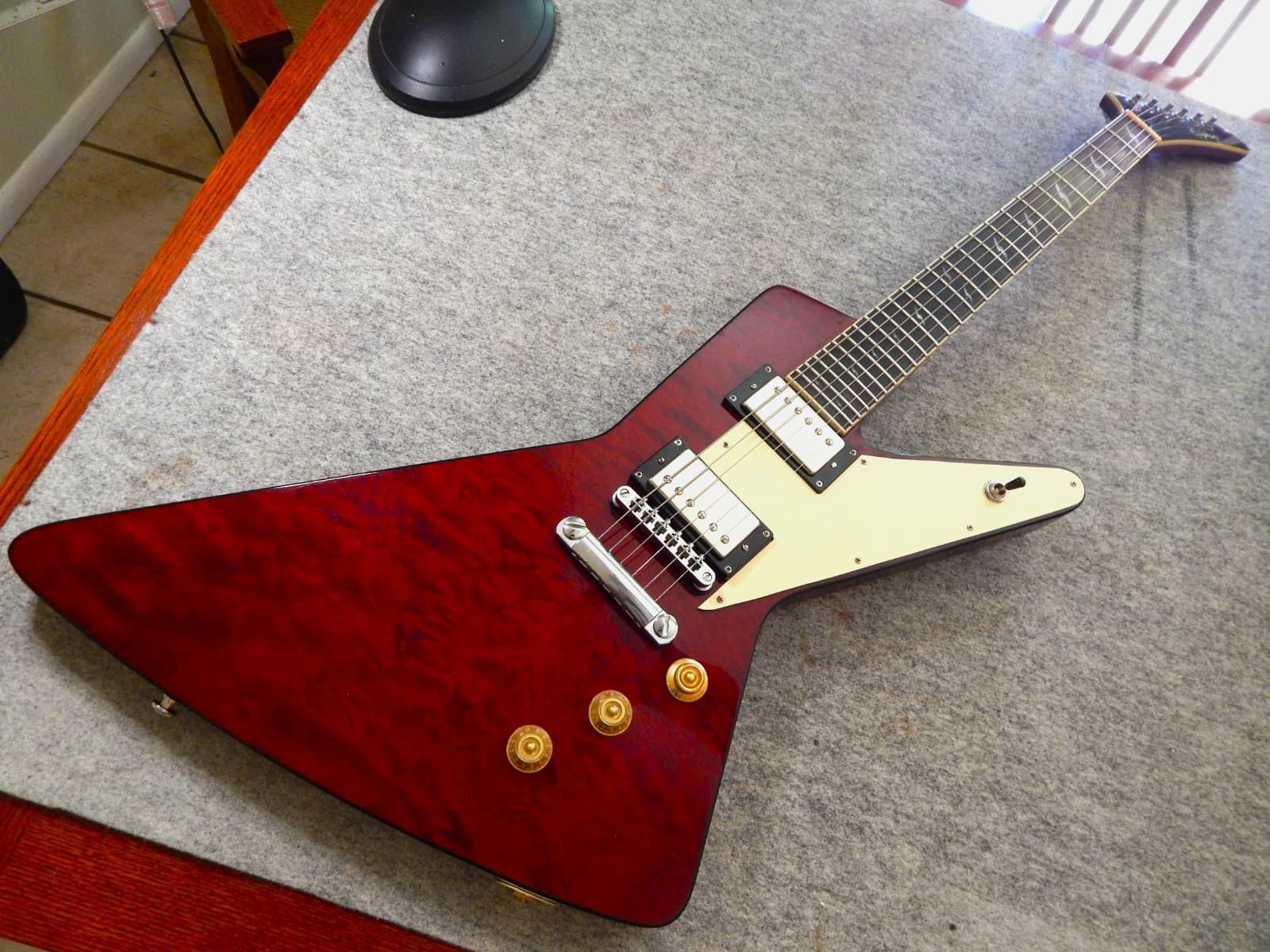 Epiphone Prophecy Futura Custom Explorer Black Cherry