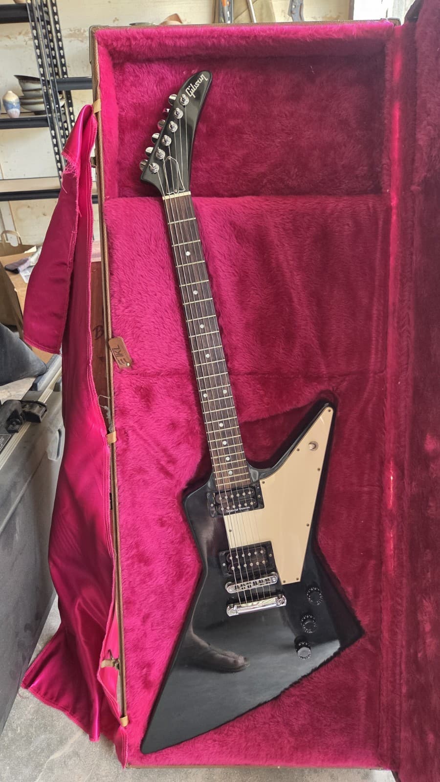 2002 Gibson EXPLORER-EXCELLENT CONDITION- ORIGINAL CASE