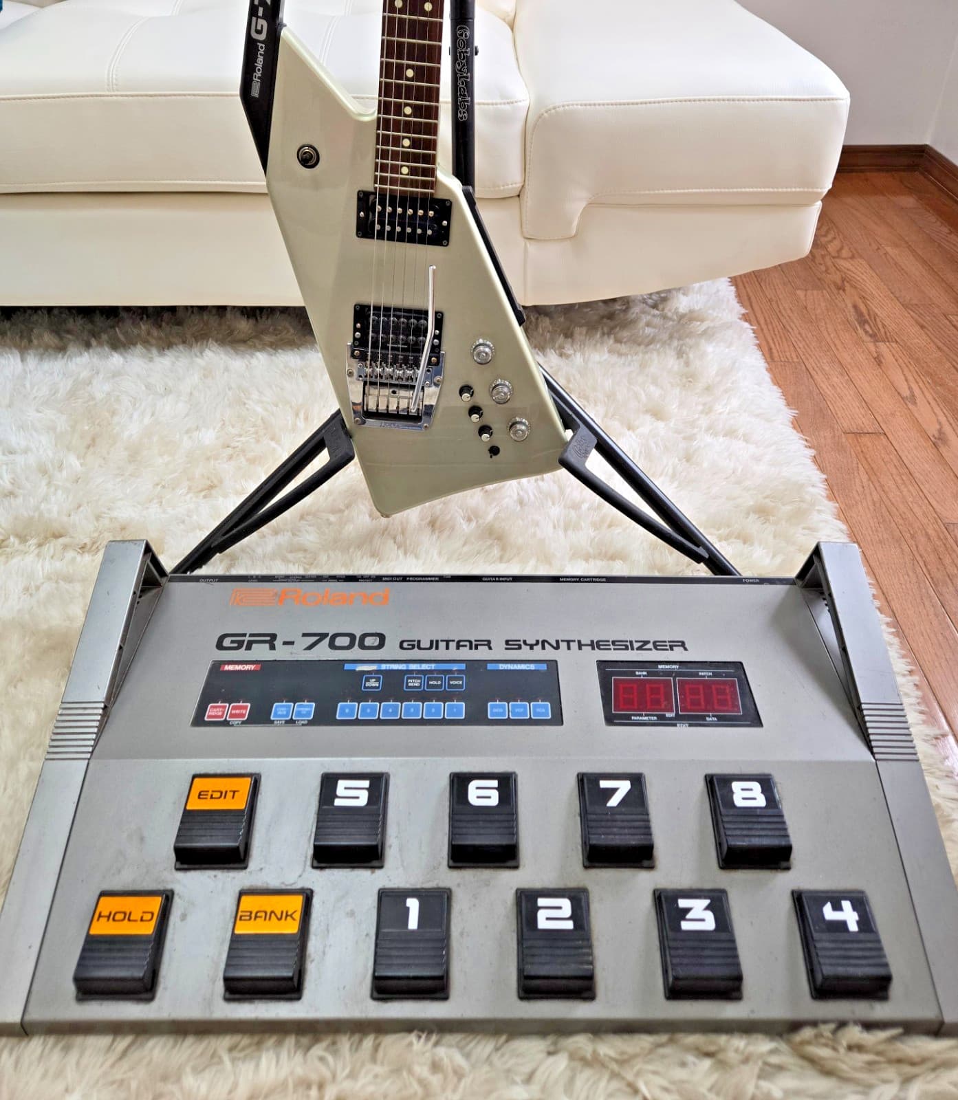 Vintage Roland G700 & G707 Synthesizer Guitar ! 2 Connect Cables and Manual