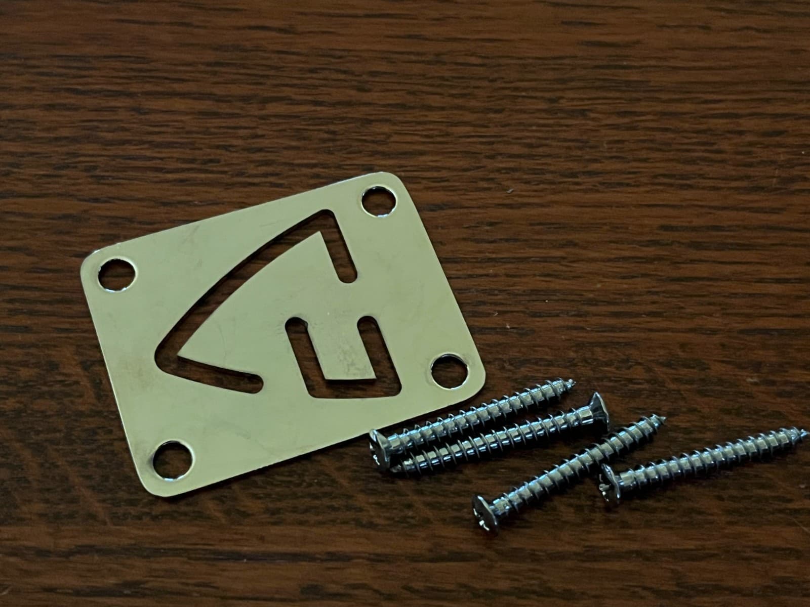Guild Surfliner guitar neck plate Deluxe