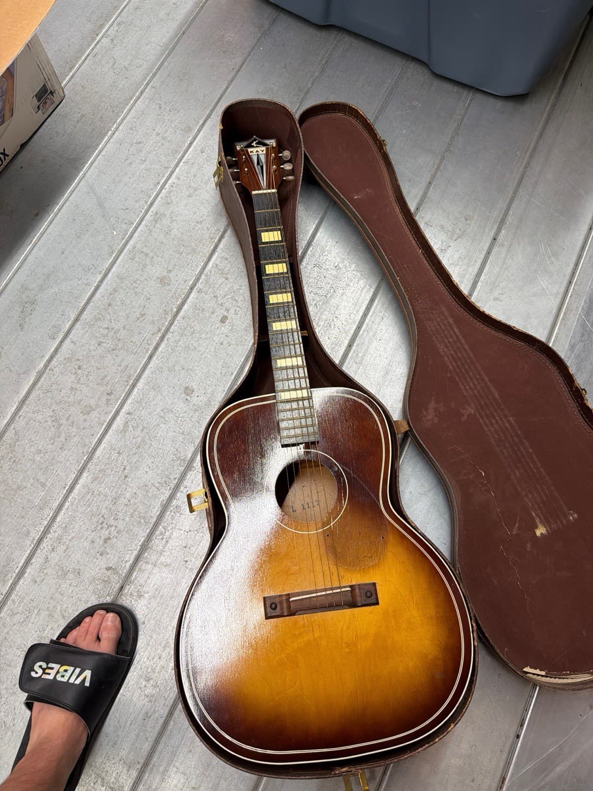 Vintage 1961 Kay Jumbo Acoustic Guitar Kelvinator Headstock 3-Bolt Neck w/Case