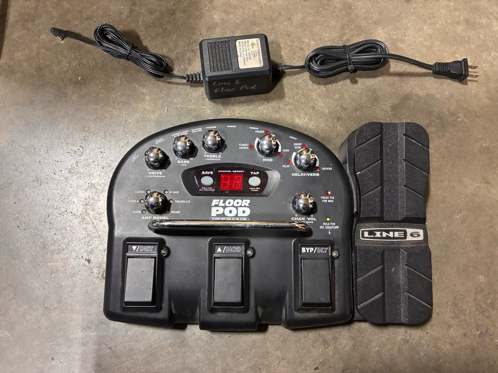 Line 6 Bass Floor POD Multi-Effects Bass Processor Guitar Pedal Tested BC065