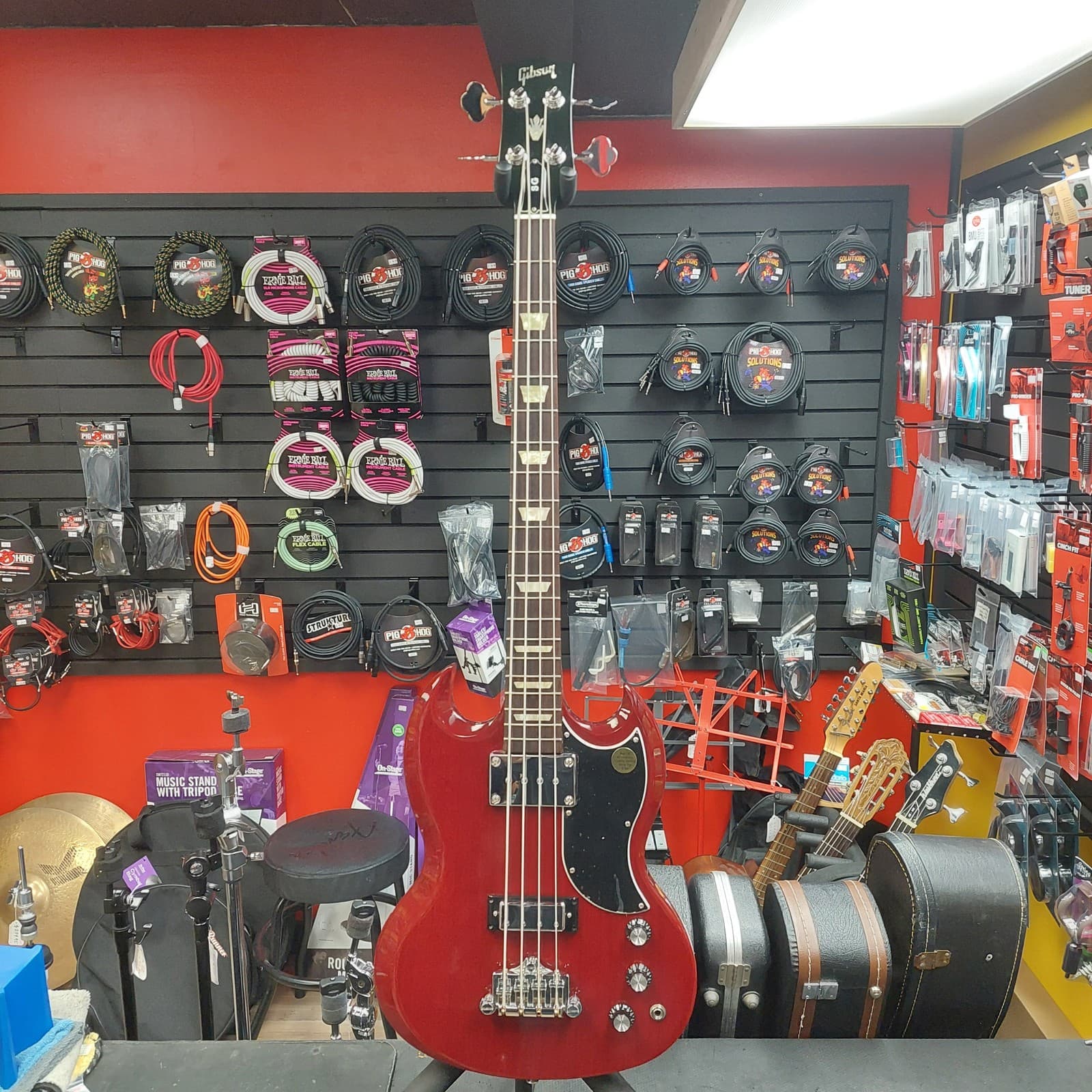 2006 Gibson SG Standard Short Scale Bass USA – Cherry Finish w/ Gibson Hardcase