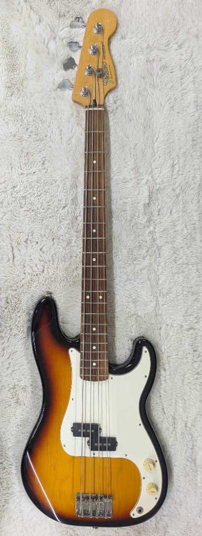 Fender Player Series 4-String Electric Precision Bass in Gloss Black - MIM