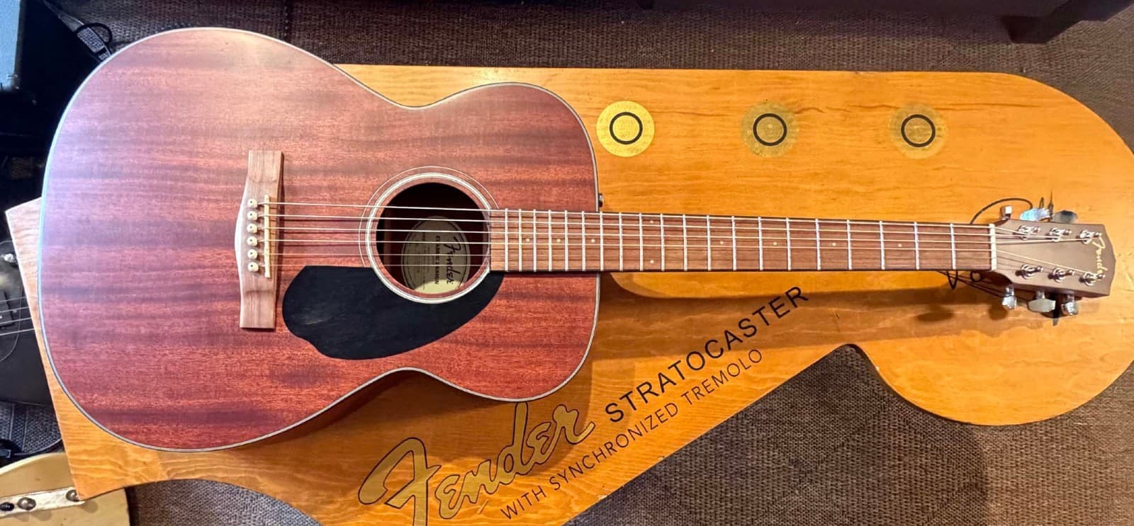 Fender CC-60S Solid Top Dreadnought Mahogany Acoustic Guitar ProSetup Case.