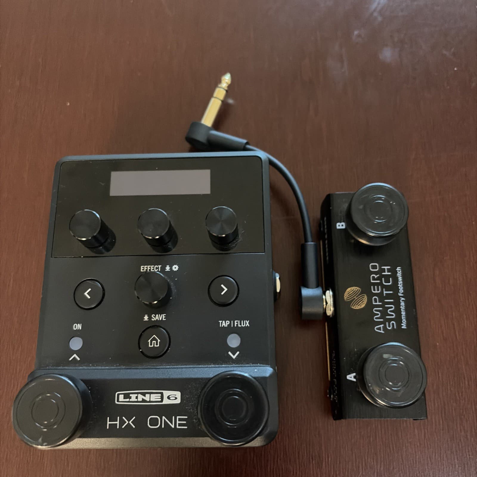 Line 6 HX One Stereo Guitar & Bass Multi-Effects Processor Pedal W/ Footswitch