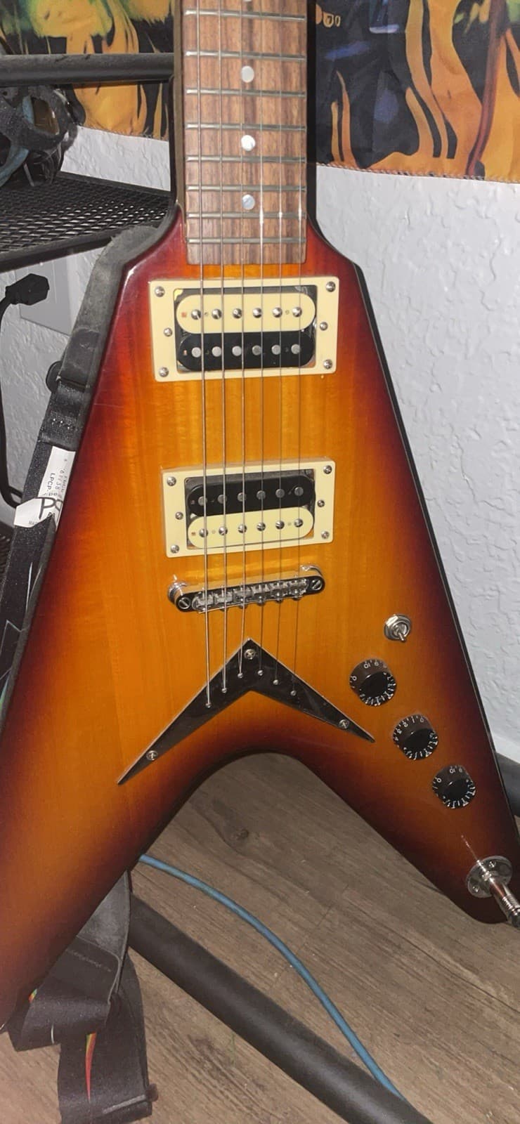 Dean V Electric Guitar Solid Body 6-String Right-Handed Sunburst