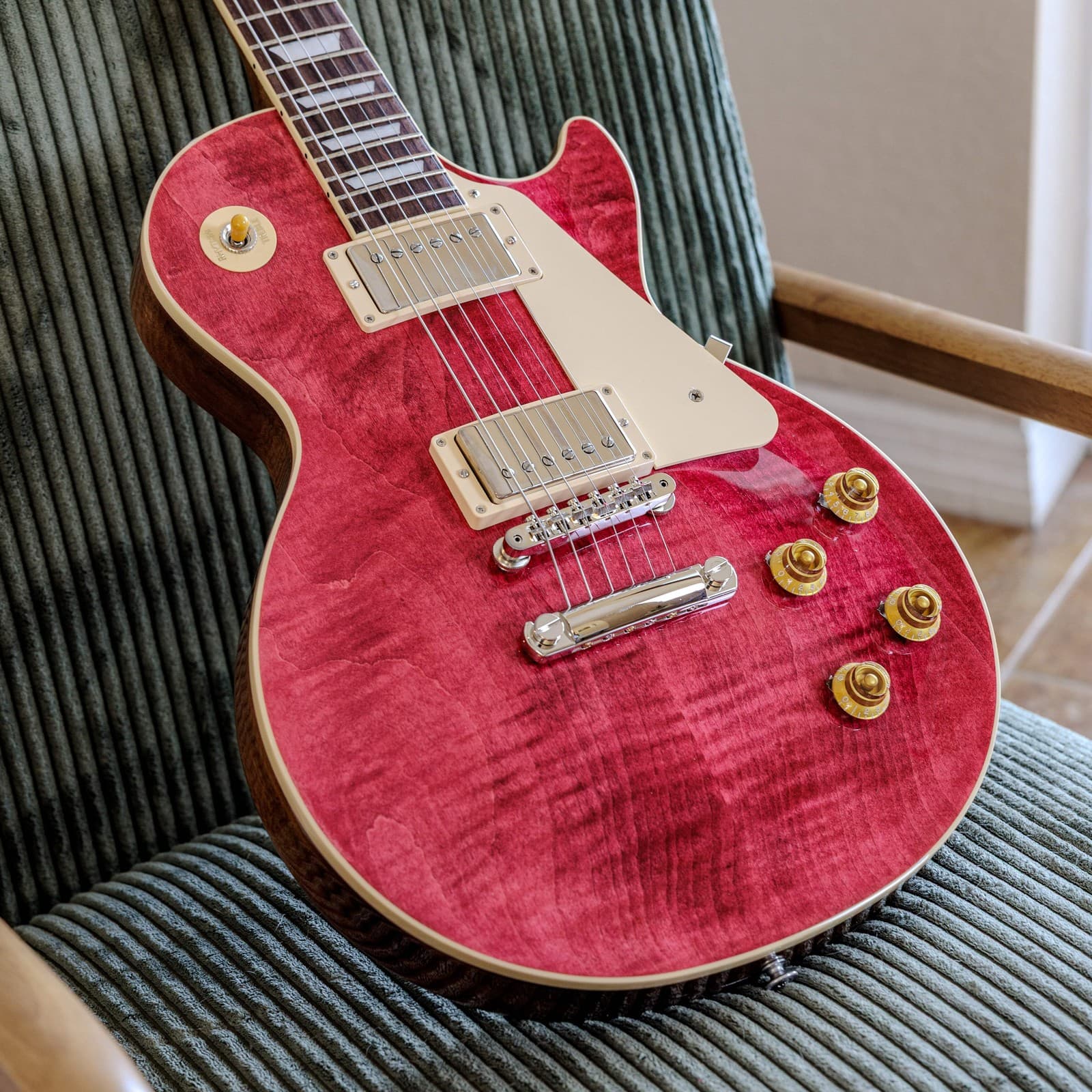 Gibson Les Paul Standard '50s 2023 - Translucent Fuchsia