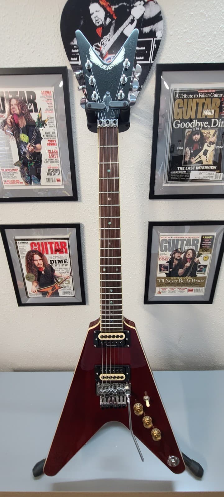 Dean V 79 Floyd Rose Seymour Duncan Invader Pickups, Exc Cond, Hard Case Too