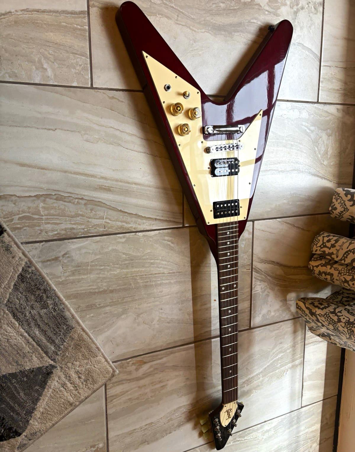 Gibson Flying V Solid Red 6-String RH 22-Fret Mahogany w/ USA Gig Bag