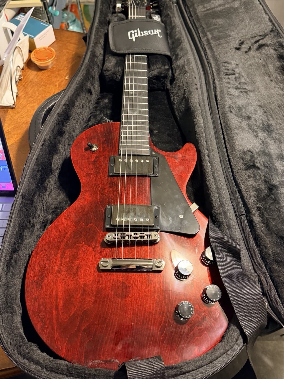 Gibson Les Paul Studio Dark, Guitar Center Exclusive.