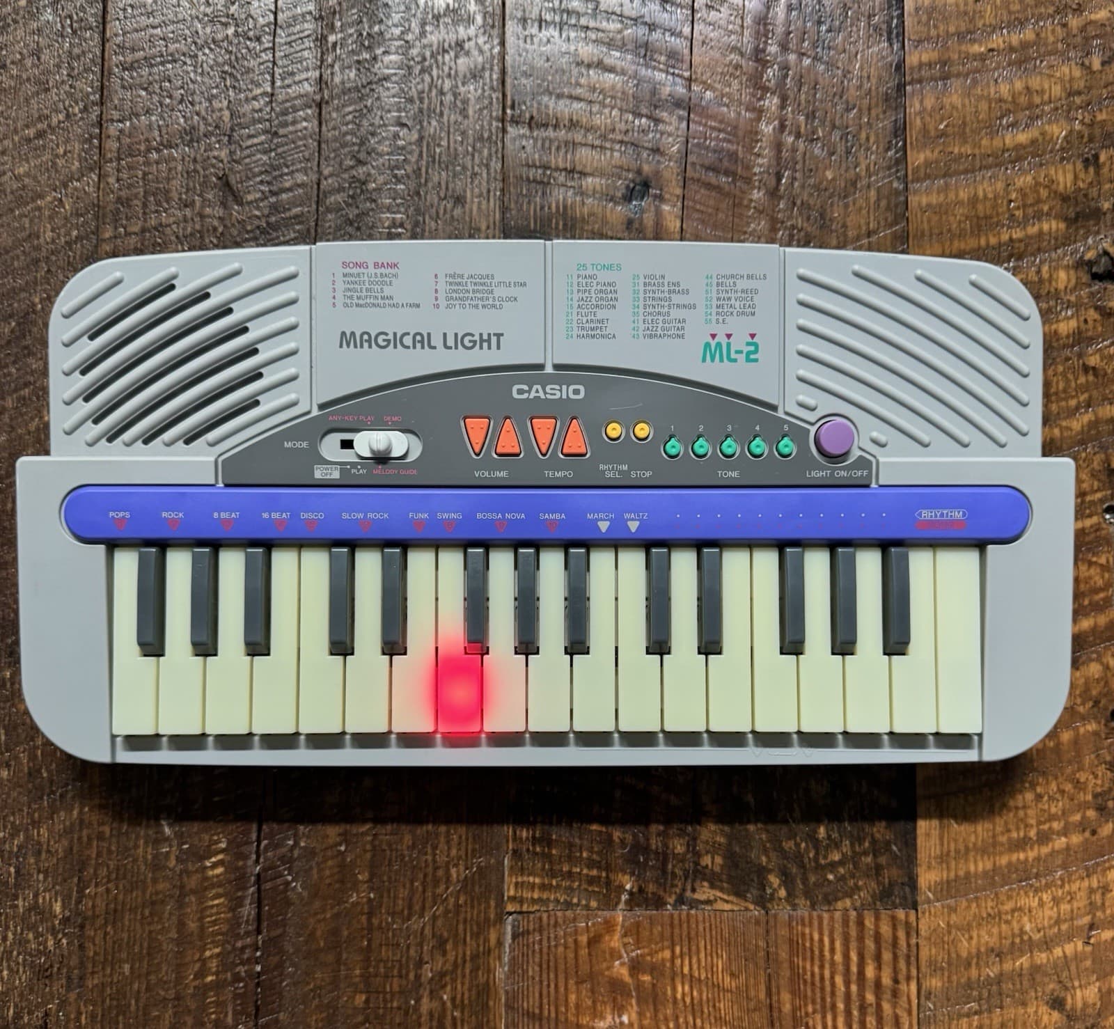 VTG 80s CASIO MAGICAL LIGHT ML-2 Keyboard Piano Synthesizer Works Great Clean