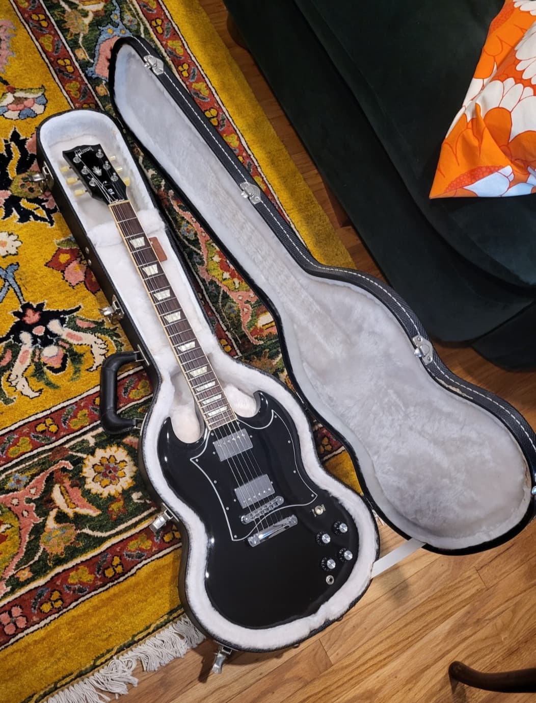 Gibson SG Standard Electric Guitar 2012 - Ebony Black Used with case