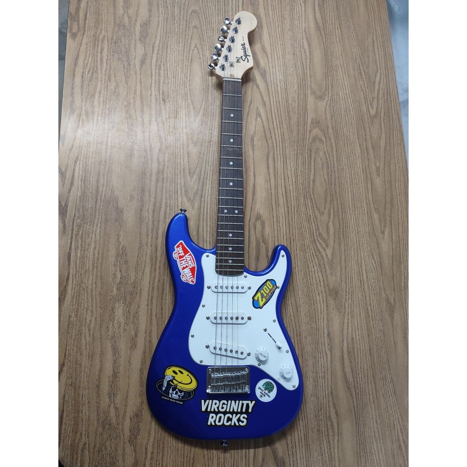 Squier by Fender Mini Stratocaster Electric Guitar Blue Metallic ICS19172441
