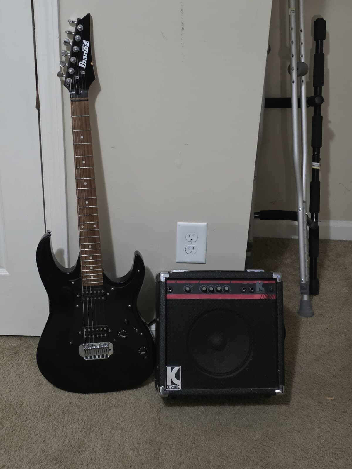 Ibanez Gio GRX70QA Electric Guitar and Kustom KLA20 guitar practice amplifier