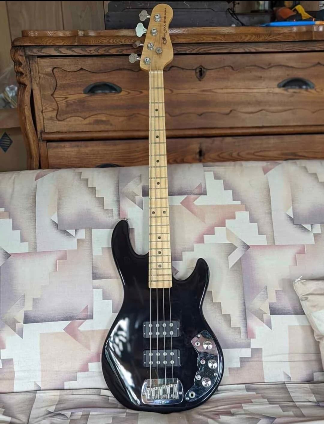 G&L L-2000 Electric Bass Guitar Black 4-String Solid Body Maple Neck/Fretboard