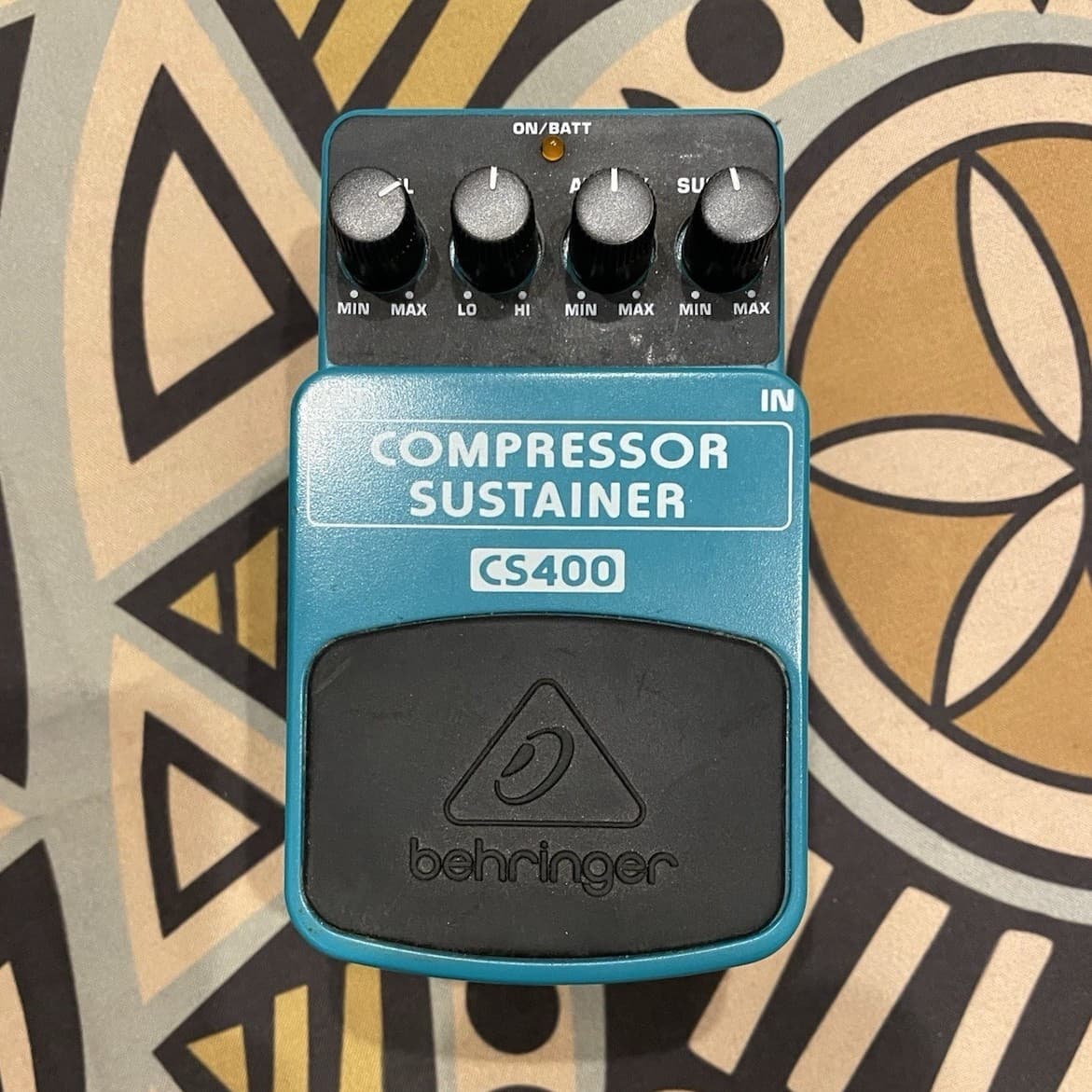 Behringer CS400 Analog Compressor Sustainer Pedal for Electric Guitar