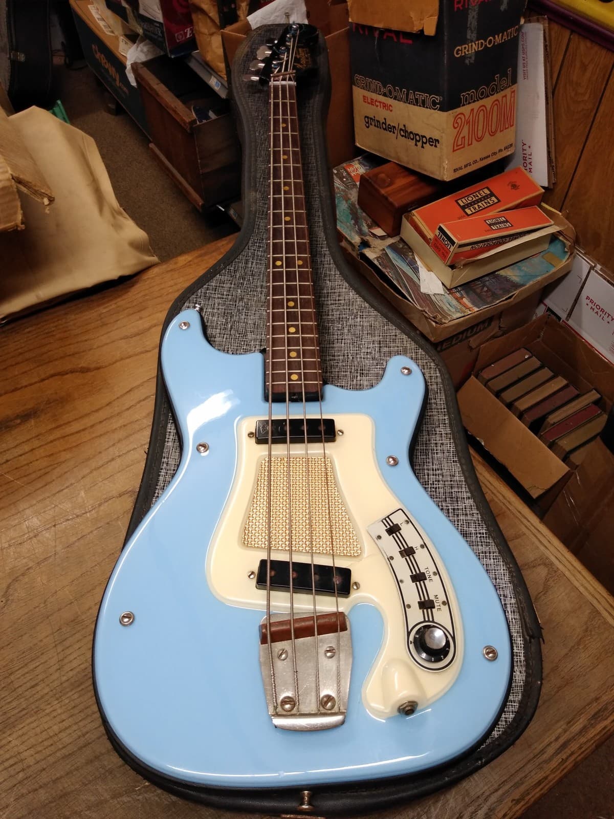 Vtg 1960's Hagstrom Electric 4 String Solid Body Bass Guitar Baby Blue w/Case!!