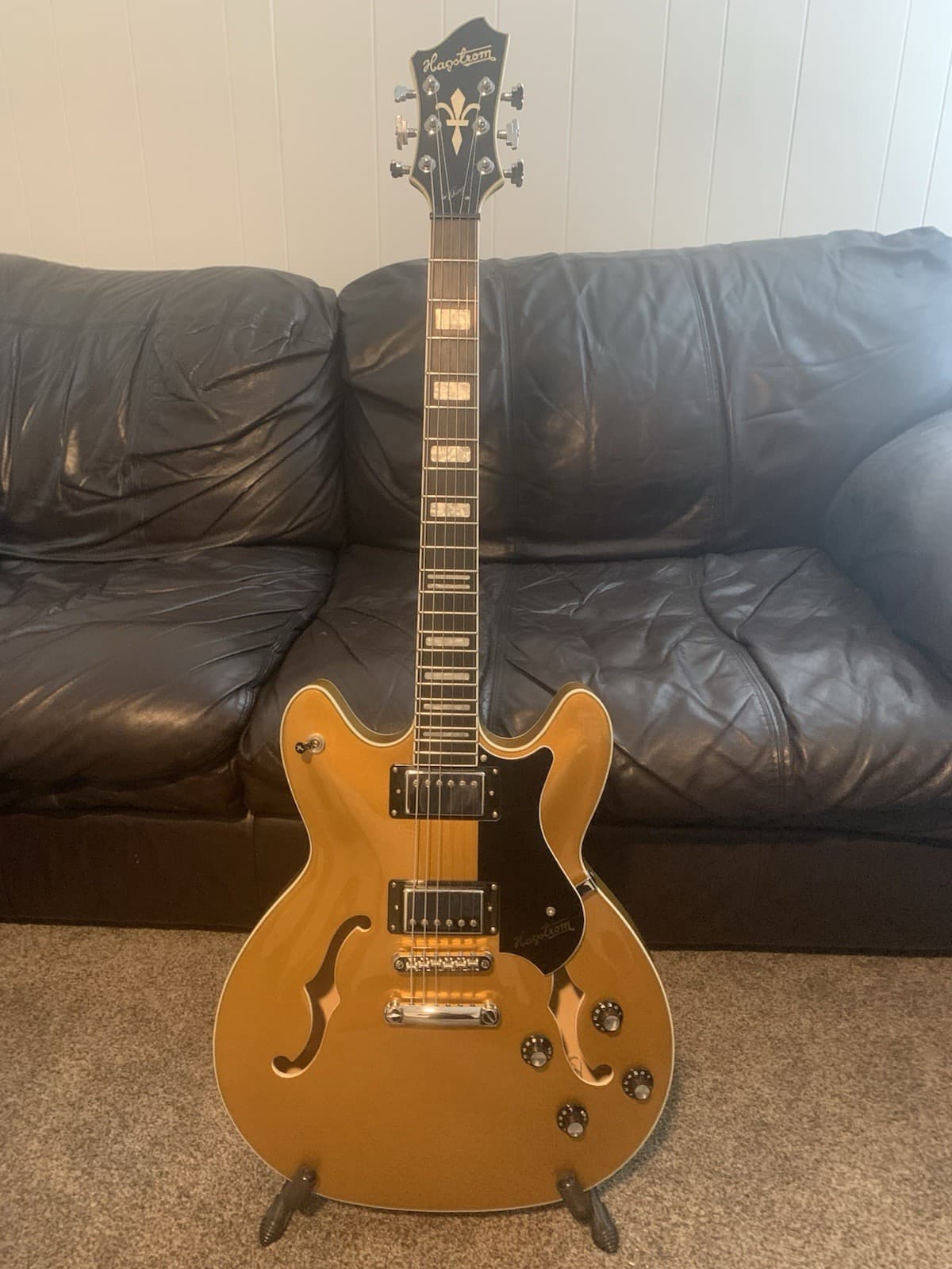 Hagstrom Viking Justin York model Goldtop W/HSC