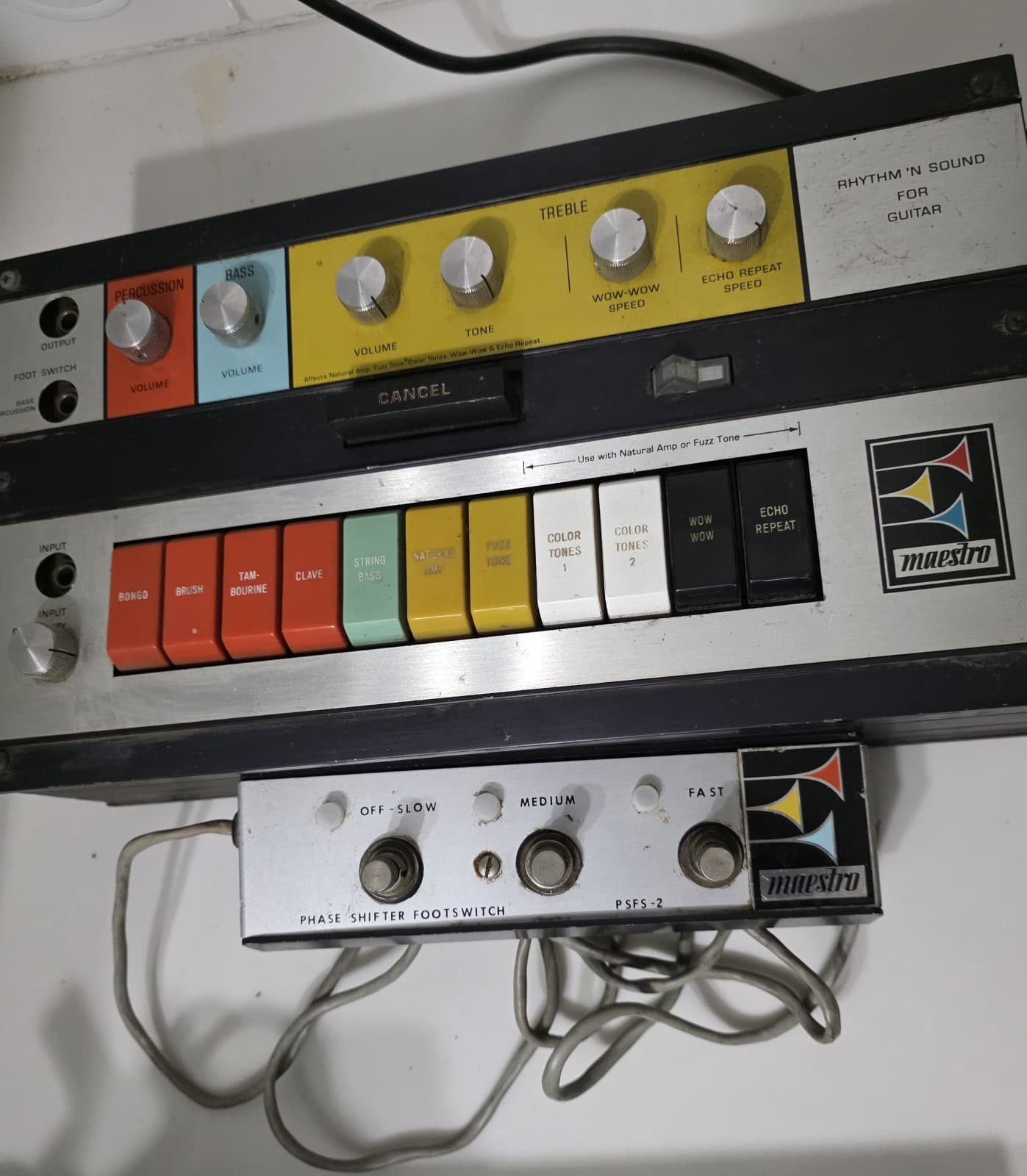 Maestro Rhythm 'N Sound G-2 Guitar Effect with PSFS-2 Footswitch & Original Case