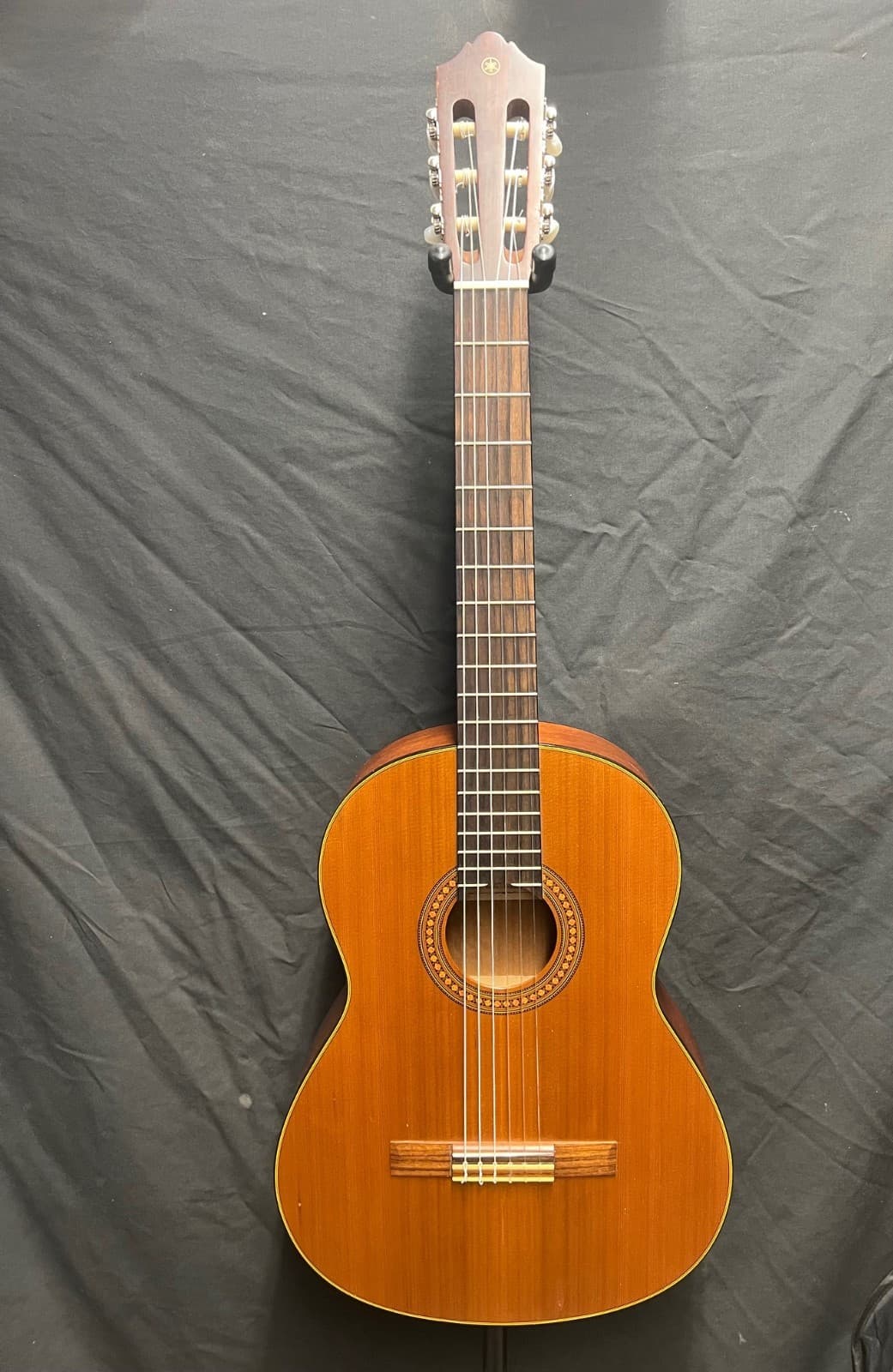 Yamaha CG122MCH Classical Acoustic Guitar W/ New Hardshell Case
