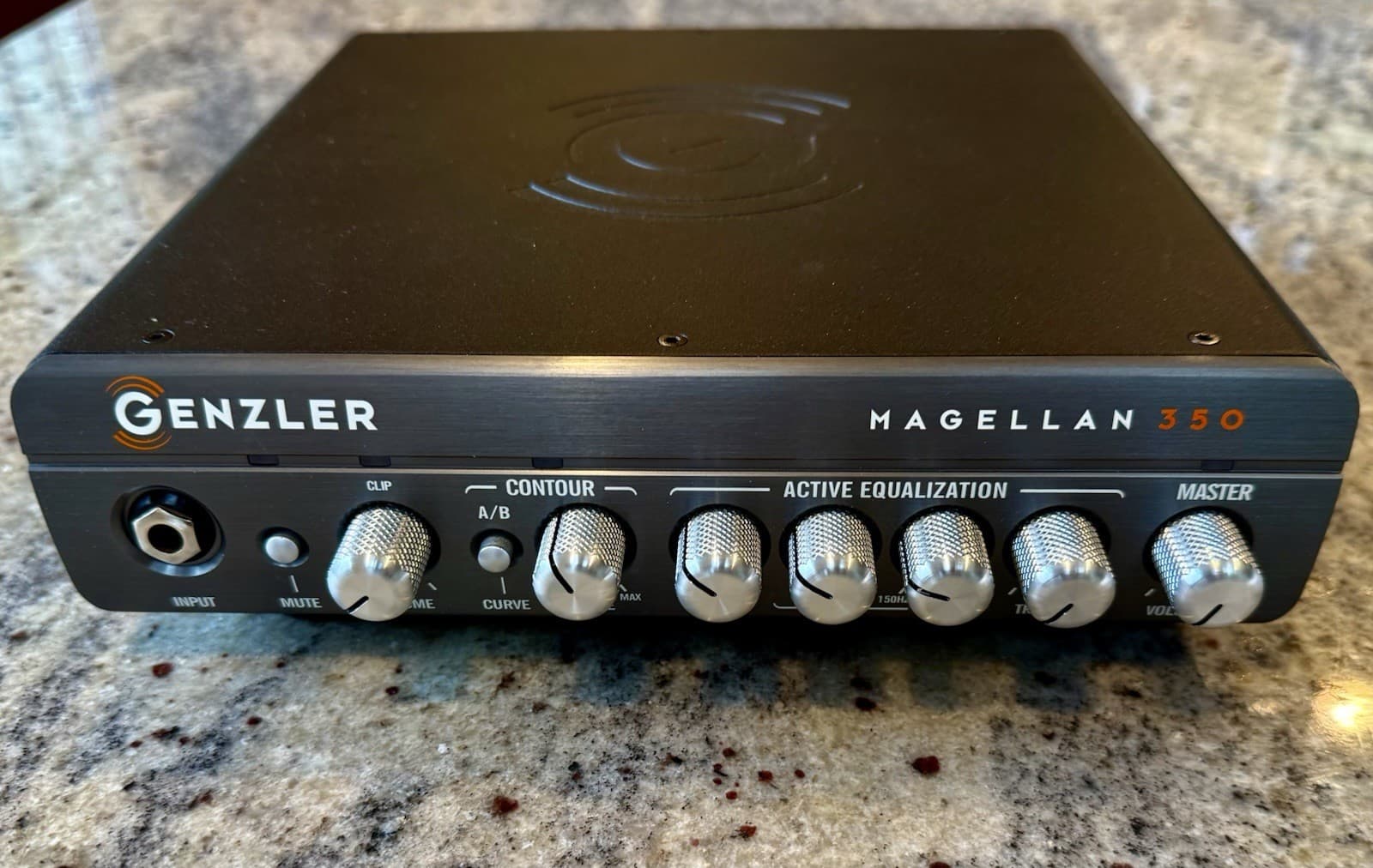 Genzler Magellan 350 Bass Amplifier Head Black + Cabinet Mounting Bracket