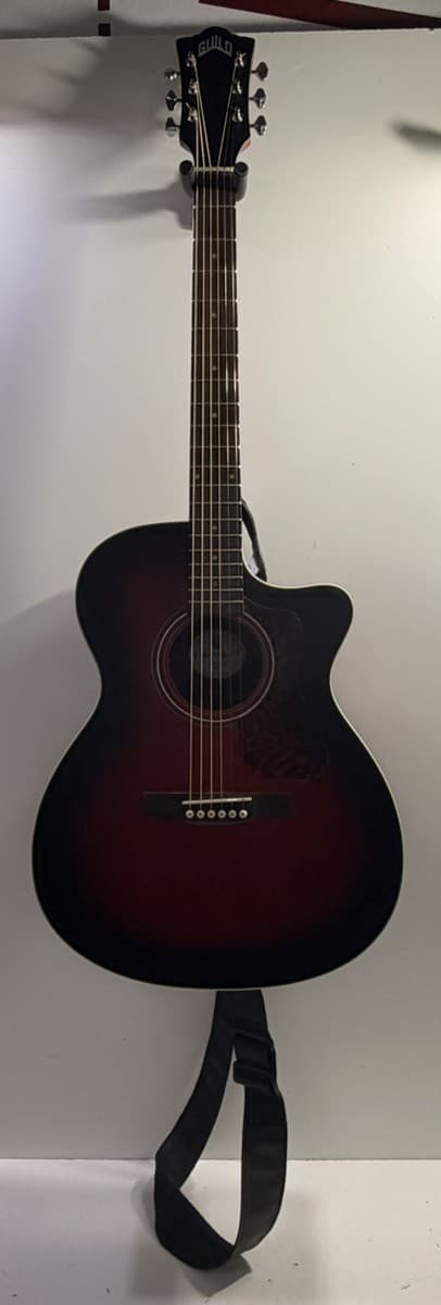 GUILD GUITAR OM-240CE **NO CASE** (P11035824)