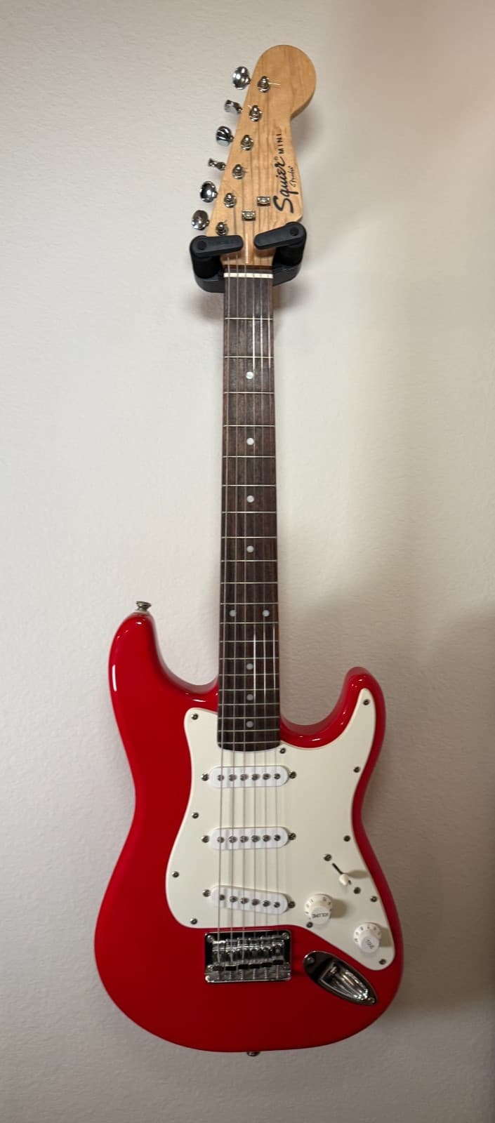 Fender Squier Mini Strat Electric Guitar Red 3/4 Size Stratocaster w/ White Pick