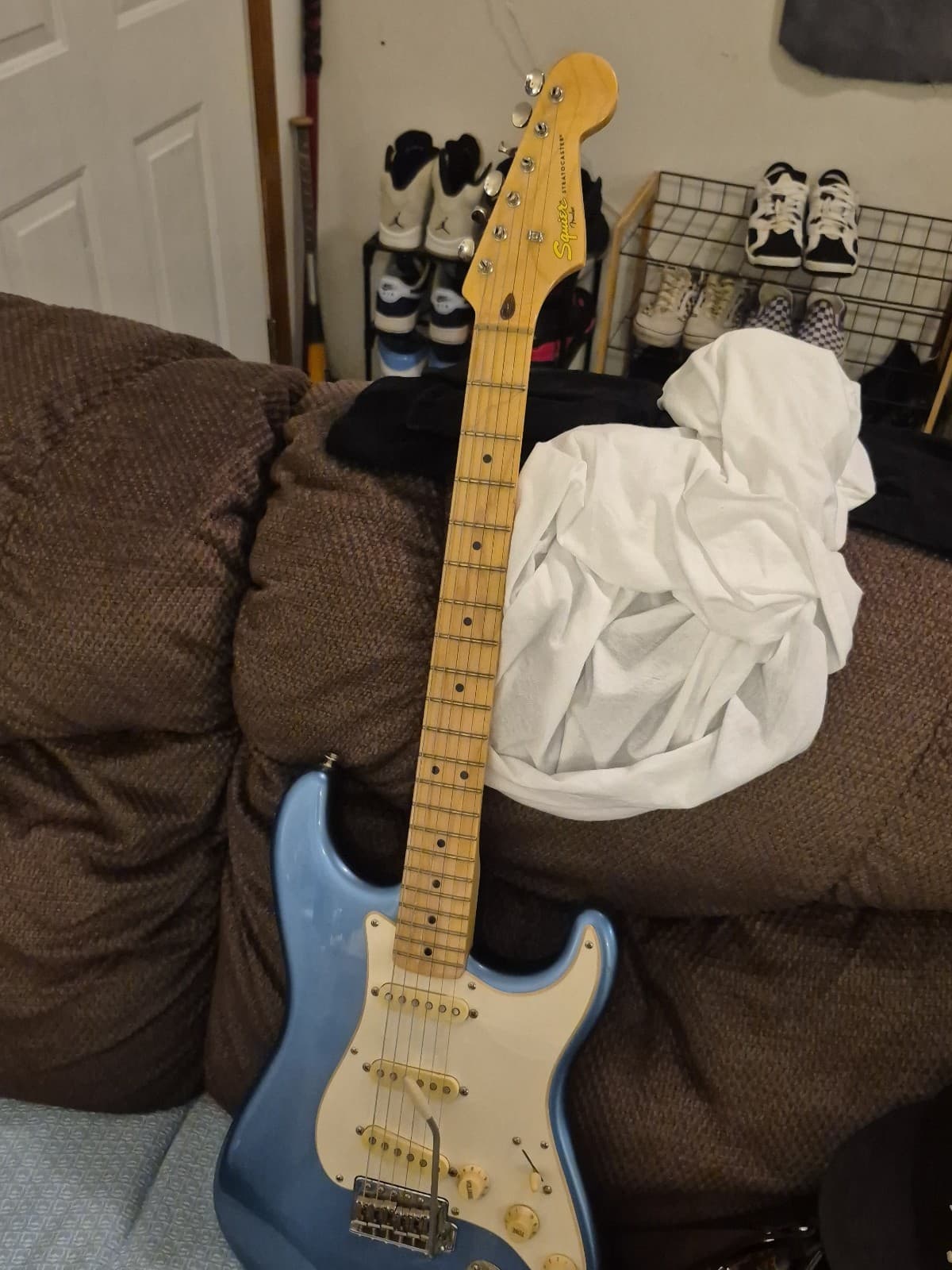 Squier Stratocaster Electric Guitar Blue Solid Body Maple Neck 6-String RH