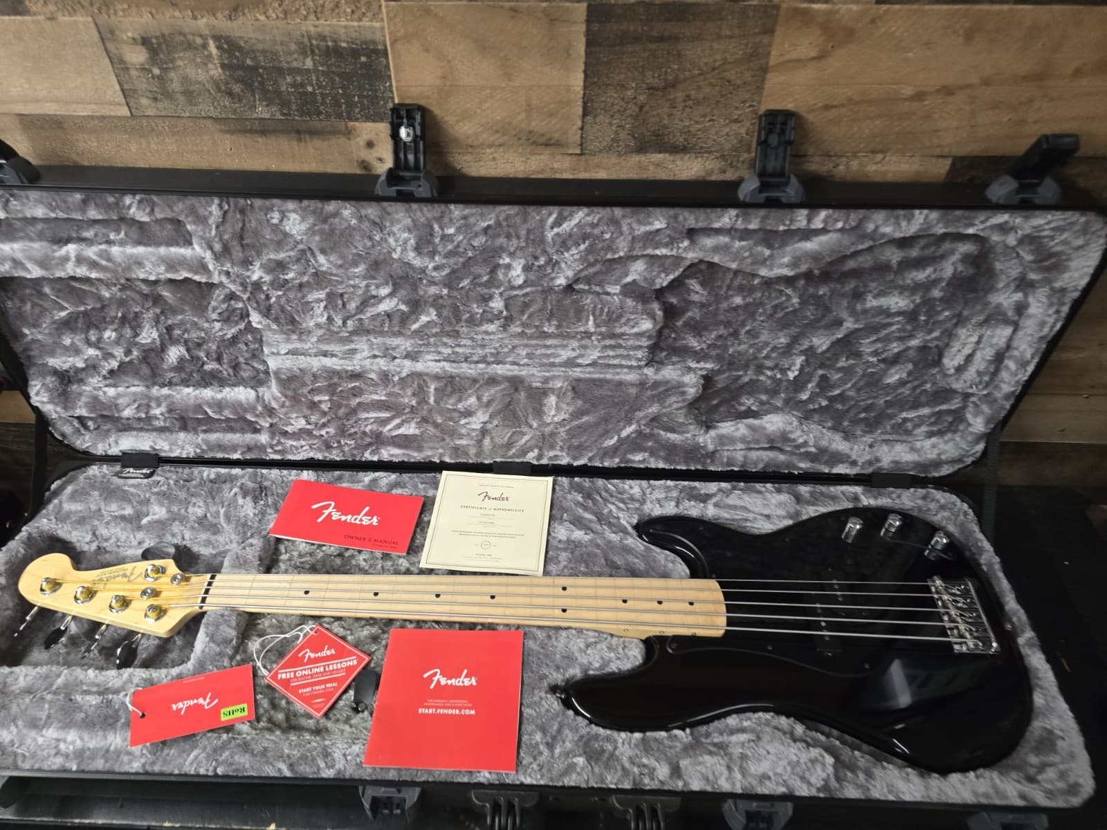 2019 Fender USA Precision Bass V Fretless W/Ohsc Five String