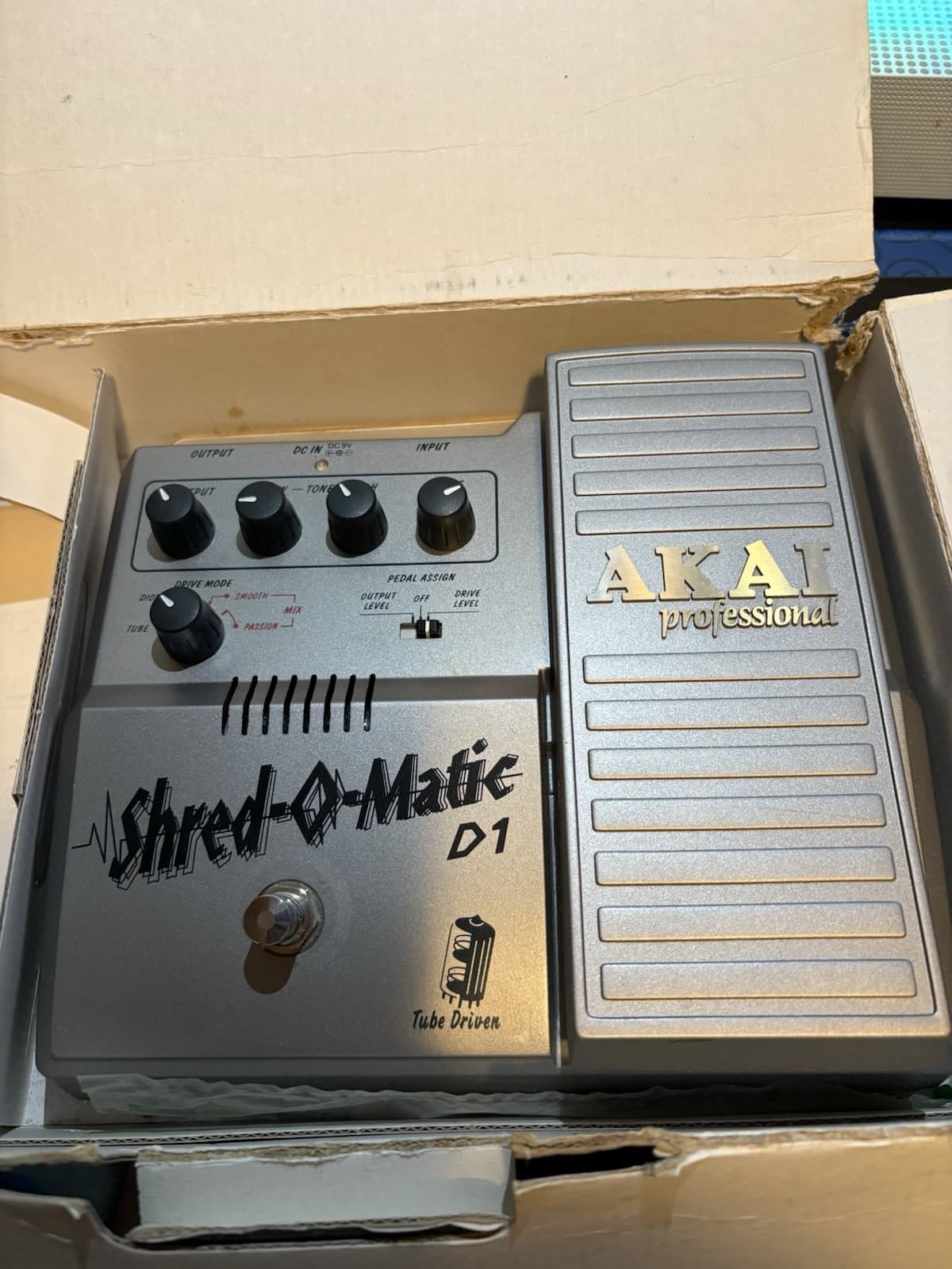 Akai Professional Shred-O-Matic Guitar Effects Pedal Good Condition