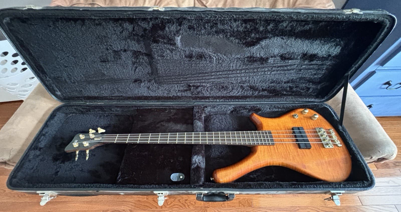 1995 Warwick Fortress Masterman 4-String Bass – German Made – Wenge Neck