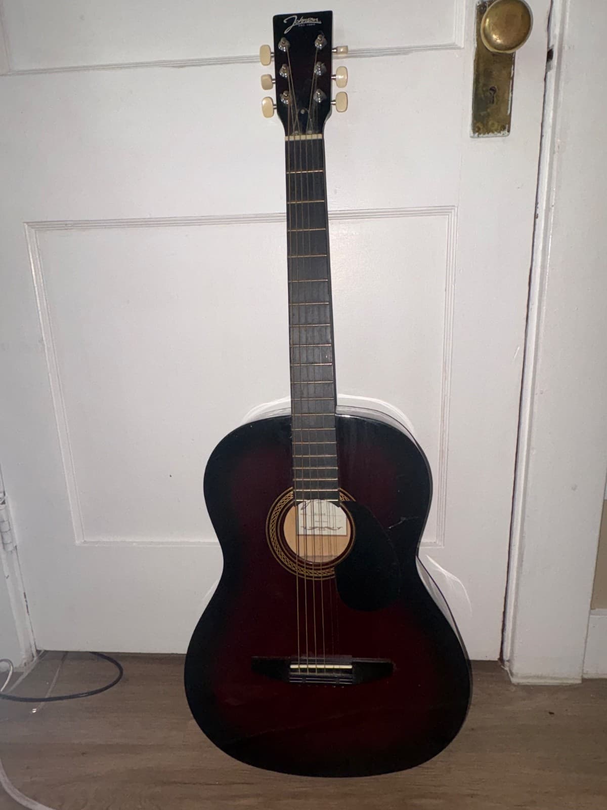 acoustic guitar used, red/black, minor scratches, Johnson
