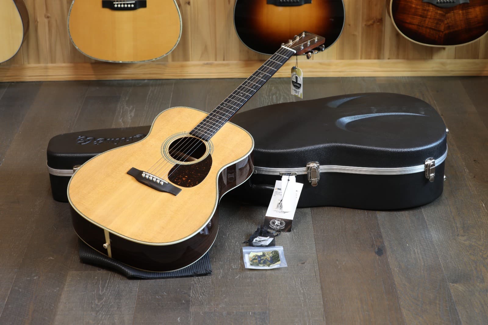 Minty! 2024 Martin OM-28 Acoustic Guitar Natural + OHSC