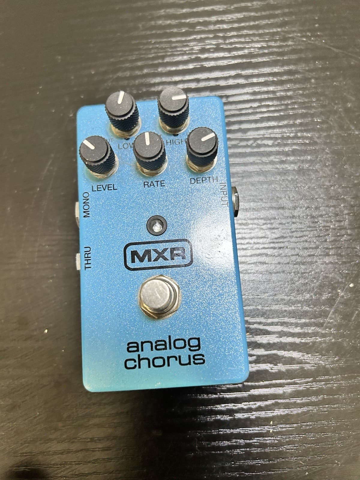 MXR Analog Chorus Guitar Effects Pedal for Electric Guitar, Analog