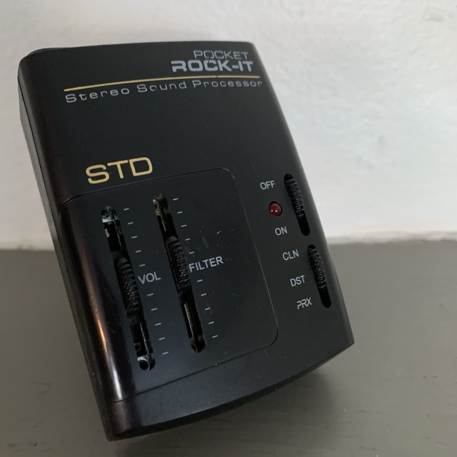 Pocket Rock-It Stereo Sound Processor Guitar Amplifier Ultimate Practice Amp