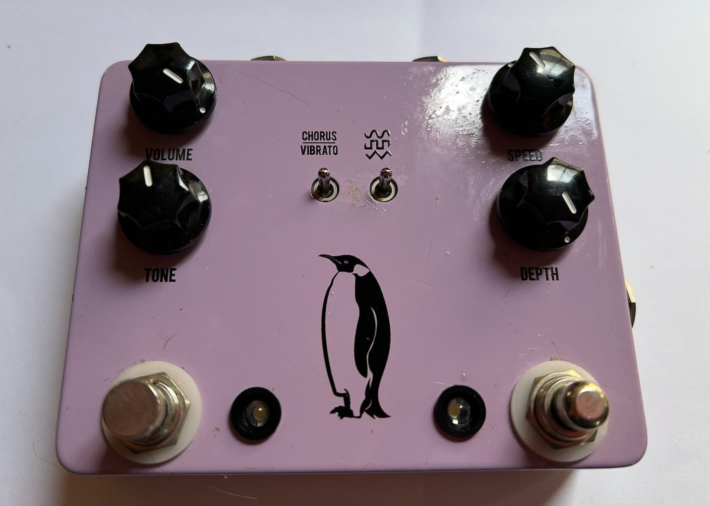 JHS Emperor V1 Analog Chorus Vibrato Guitar Effects Pedal w/ Original Box